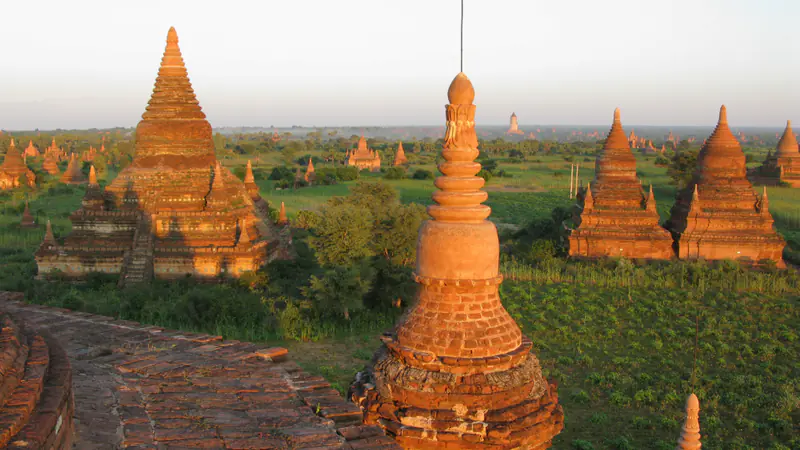 Bagan: Antiguas Llanuras de Templos del Reino Budista de Myanmar