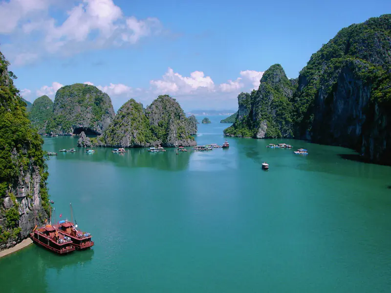 Ha Long Bay: Emerald Waters, Karst Islands & Cave Adventures