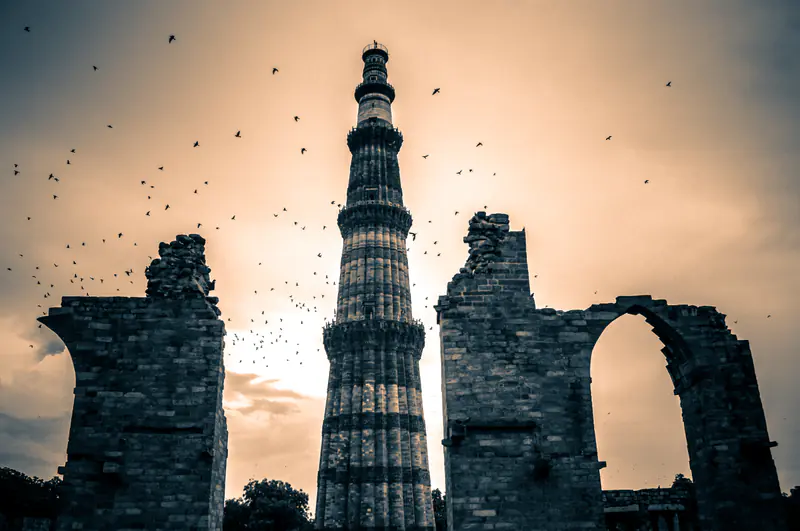 Qutb Minar: Torre de la Victoria del Sultanato de Delhi